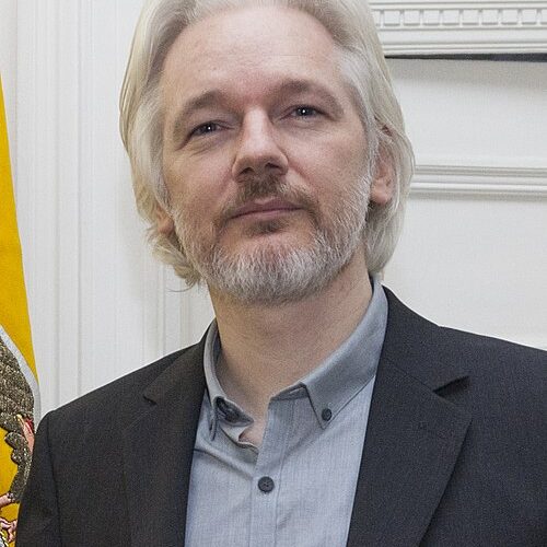 500px Julian Assange August 2014 چی تو وب