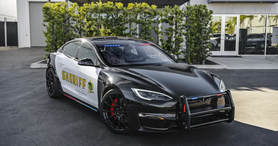 TeslaModelSPlaidLosAngelesSheriffDeptbyUP.FitUnpluggedPerformance3840pxImage5 چی تو وب