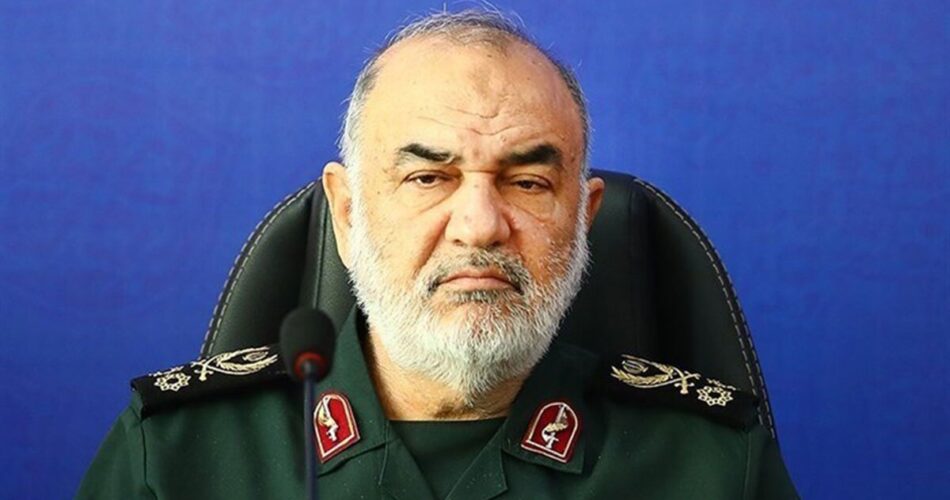 فرمانده سپاه: نفوذ اطلاعاتی به اسرائیل، نقطه اصابت موشکهای ایران را دقیقتر میکند 1 2199349 691 چی تو وب