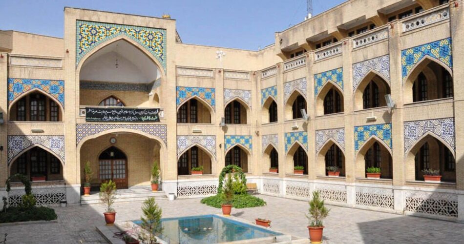 کمک ۱۰۰ میلیاردی وزارت نفت دولت رئیسی به مدرسه علمیه غلامرضا قاسمیان / ۲۵ میلیارد کمک به پروژه قائمیه موسسه مصباح یزدی 1 2200499 965 چی تو وب