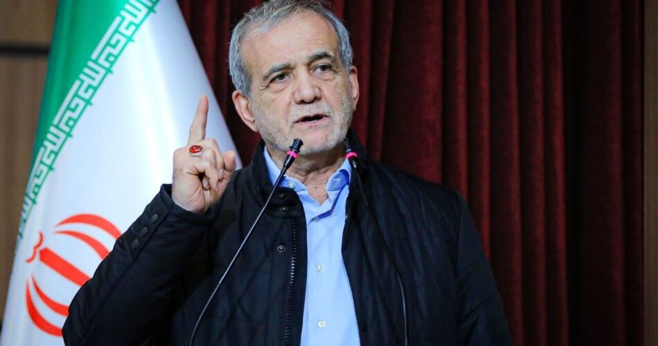 دستور ویژه پزشکیان برای حل مشکل ناترازیهای انرژی/ مشکلات سرمایهگذاران و تولیدکنندگان برق رفع شود 1 2201700 592 چی تو وب