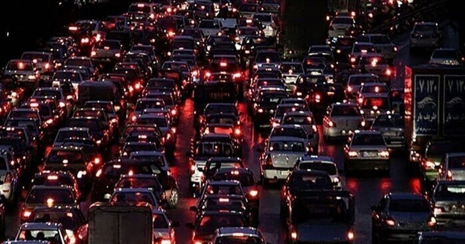 ترافیک سنگین شبانه در راههای ورودی مازندران 1 2202141 456 چی تو وب
