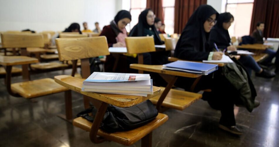 امتحانات دانشگاه آزاد طبق برنامه برگزار میشود 1 2203505 671 چی تو وب