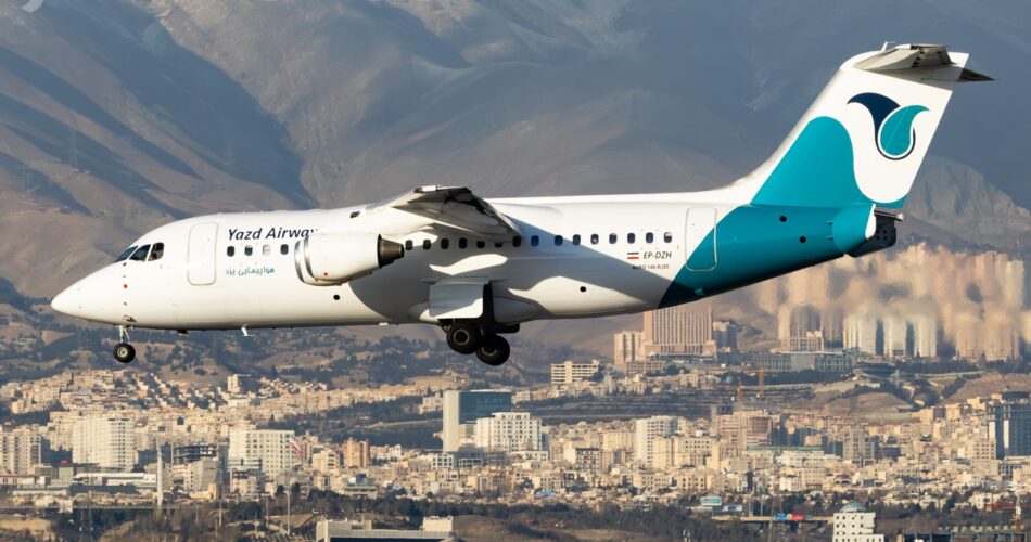 خروج هواپیماهای مسافربری از تهران (عکس) 1 2204333 379 چی تو وب
