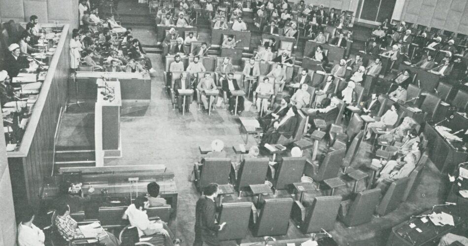 اولین درخواست و تحصن در اولین روز مجلس پس از انقلاب! (+عکس) 1 2204992 429 چی تو وب