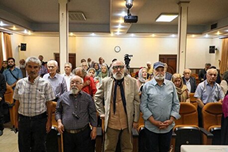 ۱۵۰ هنرمند پیشکسوت، تجاوز به خاک ایران را محکوم کردند 1 2206585 250 چی تو وب
