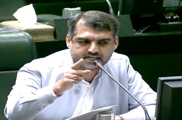 منان رئیسی نماینده مجلس: سالمم اما راننده مجلس زخمی شده 1 2207161 328 چی تو وب
