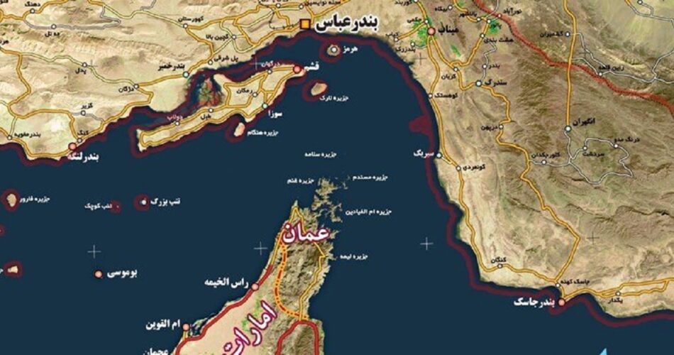 آتشگرفتن ۳کشتی در نزدیکی تنگه هرمز + تصاویر | واکنش آمریکا و انگلیس 1 2207289 422 چی تو وب